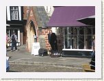 1402-Great busker - Cathedral Square Exeter * 800 x 600 * (81KB)
